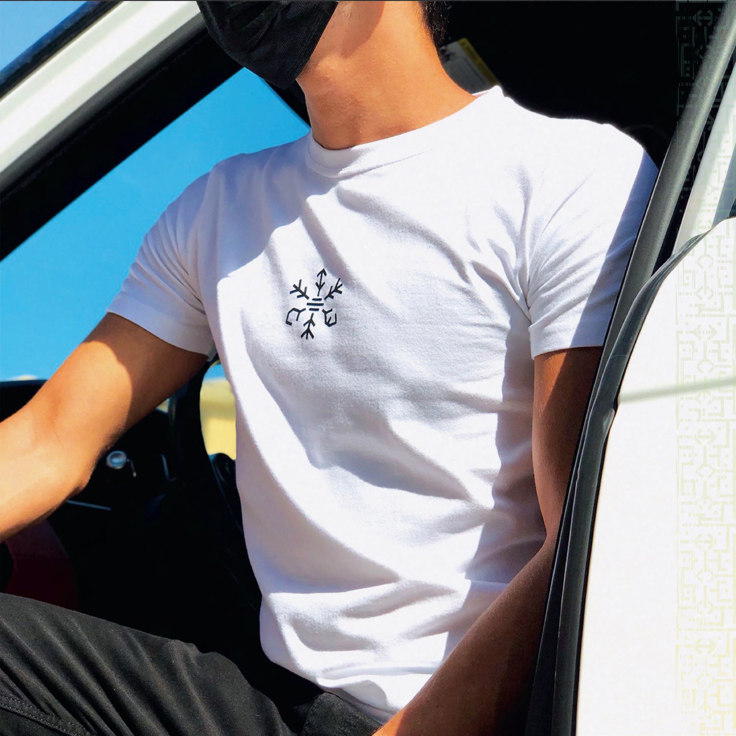Desert Ice Yellow Stripe T-Shirt "White" (Unisex) تي شيرت مخطط باللون الأصفر "أبيض" (للجنسين)